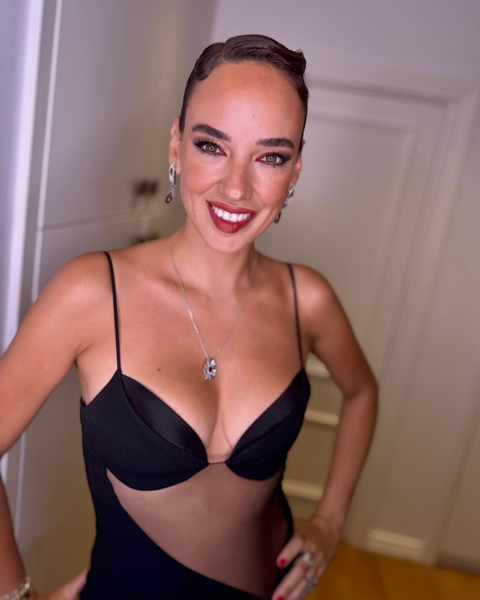 Seda bakan sizce güzel ve seksi bir kadın mı?