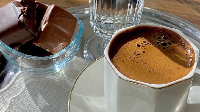 Kahve içmeyince sizde de baş ağrısı oluyor mu?