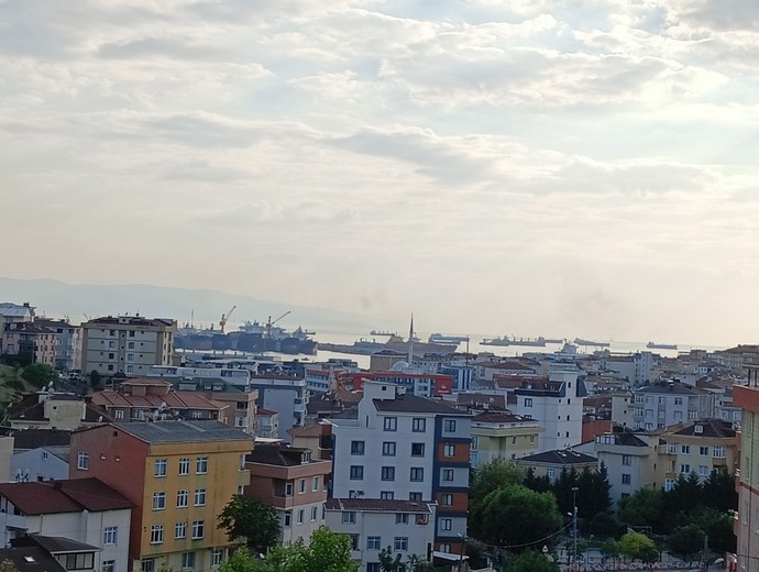 Evde oturup takılmayı mı yoksa dışarıda takılıp sosyal olmayı mı seversiniz?