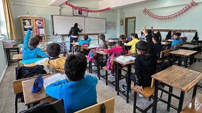 İlkokul öğretmenini görsen ne söylerdin?