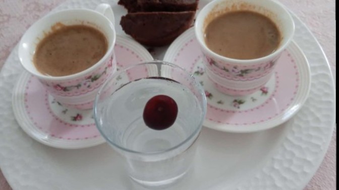 Pazar kahvesi yaptım içer miyiz cicişler?