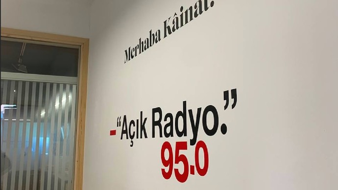 Açık Radyo’nun karasal yayın lisansı RTÜK tarafından resmi olarak iptal edildi. Alınan karar hakkında ne düşünüyorsunuz?