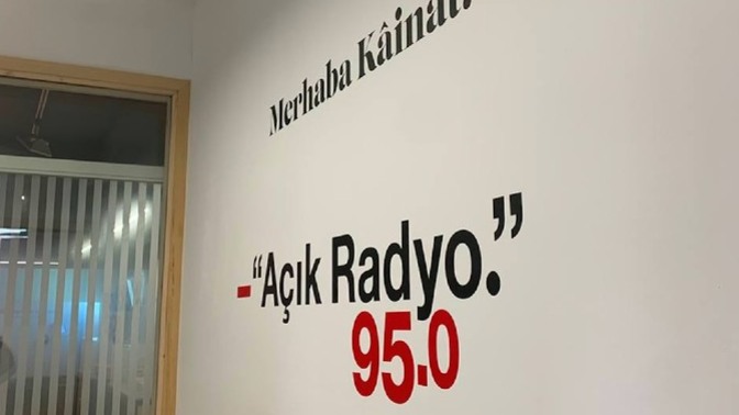 Açık Radyo’nun karasal yayın lisansı RTÜK tarafından resmi olarak iptal edildi. Alınan karar hakkında ne düşünüyorsunuz?