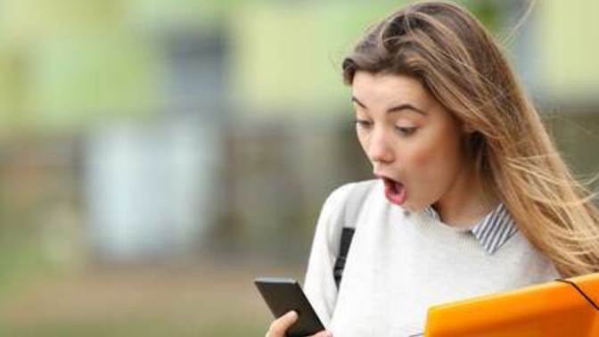 Whatsapp'ta çevrimiçi olmasına rağmen sana cevap vermeyen manitaya tepki gösterir misin?