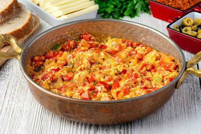 Menemen soğanlı mı soğansız mı olmalı?