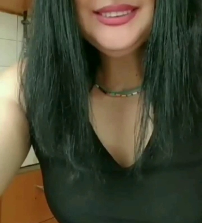Kurban olduğum rabbim bu dudakları sadece büyüklerimin ellerinden öpsün diye mi yarattı acaba 😂?