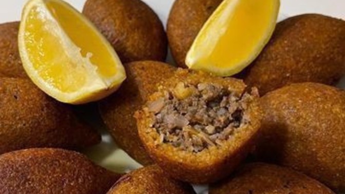 İçli köfte yaptım dışı dağıldı, benimle kimse evlenmez mi?