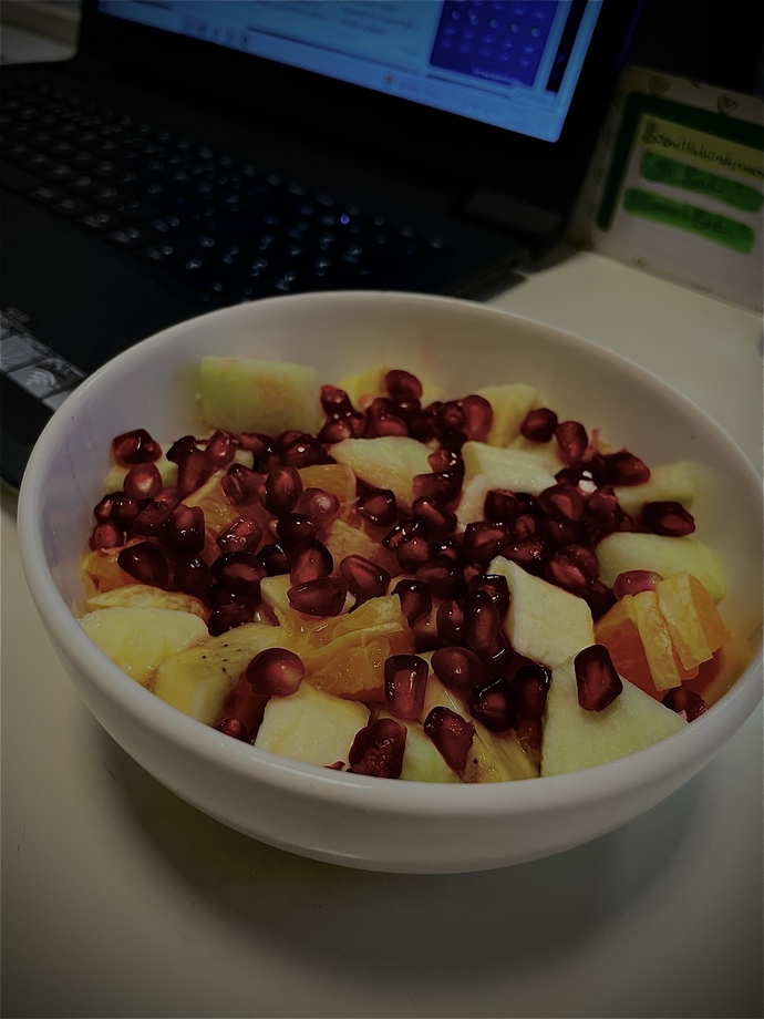 Çalışırken birşeyler atıştırırmısınız meyve salatasıyla aranız nasıl severmisiniz?