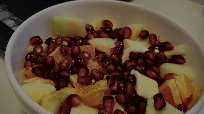 Çalışırken birşeyler atıştırırmısınız meyve salatasıyla aranız nasıl severmisiniz?