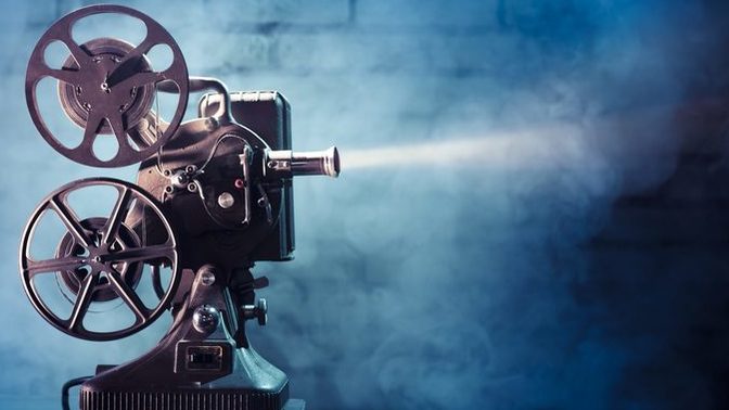 Yeni sezonu-bölümü gelse de izlesek dediğiniz dizi-film var mı? Adı ne?