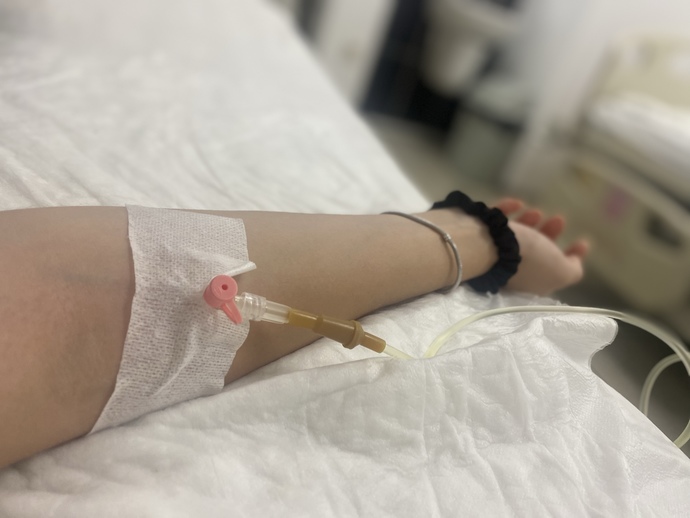 Her kavgada serumlu fotoğraf ile duygu sömürüsü yapan sevgiliden olur mu?