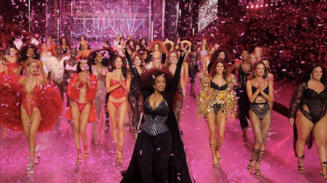 Uzun zaman sonra Victoria Secret defile düzenledi güzel buldunuz mu?