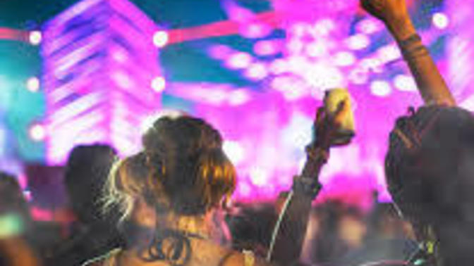 Bir festival oluşturcaksınız hangi sanatçıları çağırırsınız?