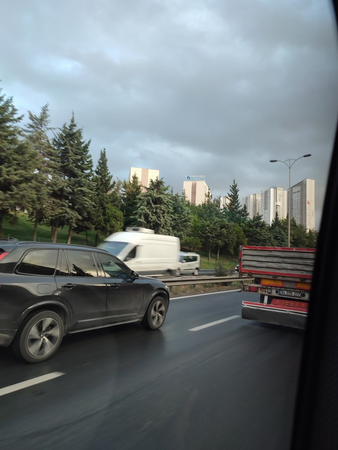Borçlarım tarafından zorla işe götürülüyorum. Günaydınnnn ☀️ Doğdu mu güneşiniz?