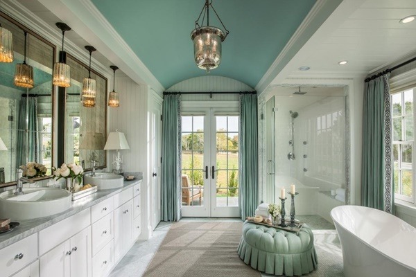 Banyo dekorasyonunda minimalist bir tarz mı yoksa daha detaylı ve gösterişli bir stil mi tercih edersin?