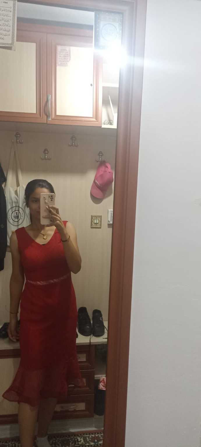 Hangi elbise daha güzel?