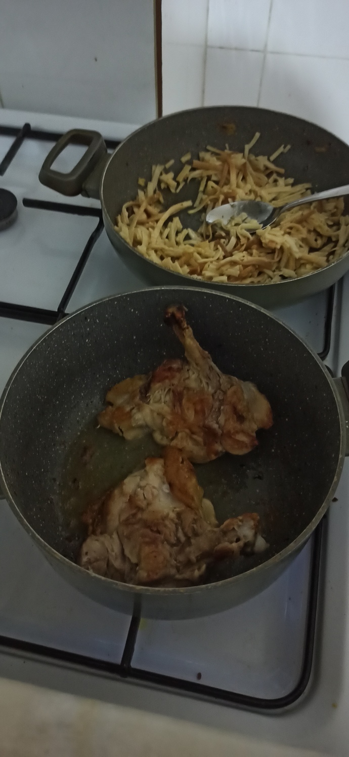Gece menüsü tavuk-erişte, sizde neler var?