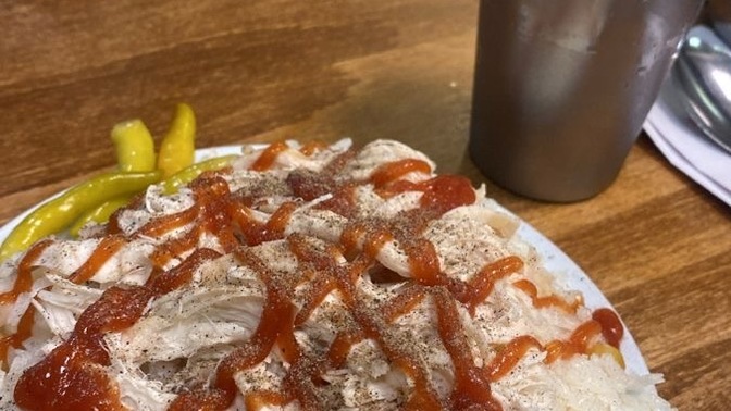 İlk buluşmada tavuk pilavcıya gittiğinizi düşünün🥰 ama flörtünüz pilava ketçap sıktı, tamam mı devam mı🫠?