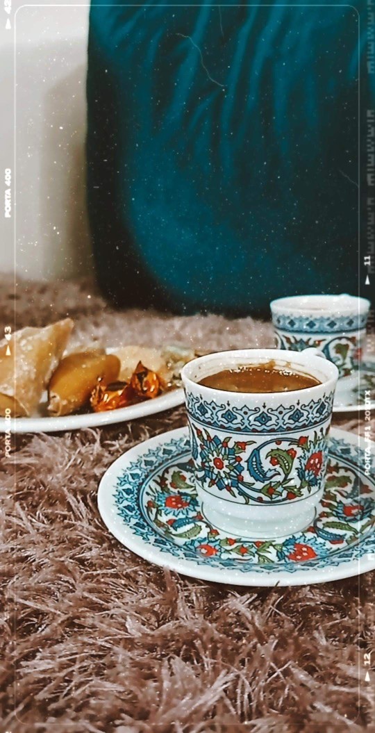 Bir kahvenin 40 yıl hatrı var derler. En son kimlere 40 yıl borçlandınız?