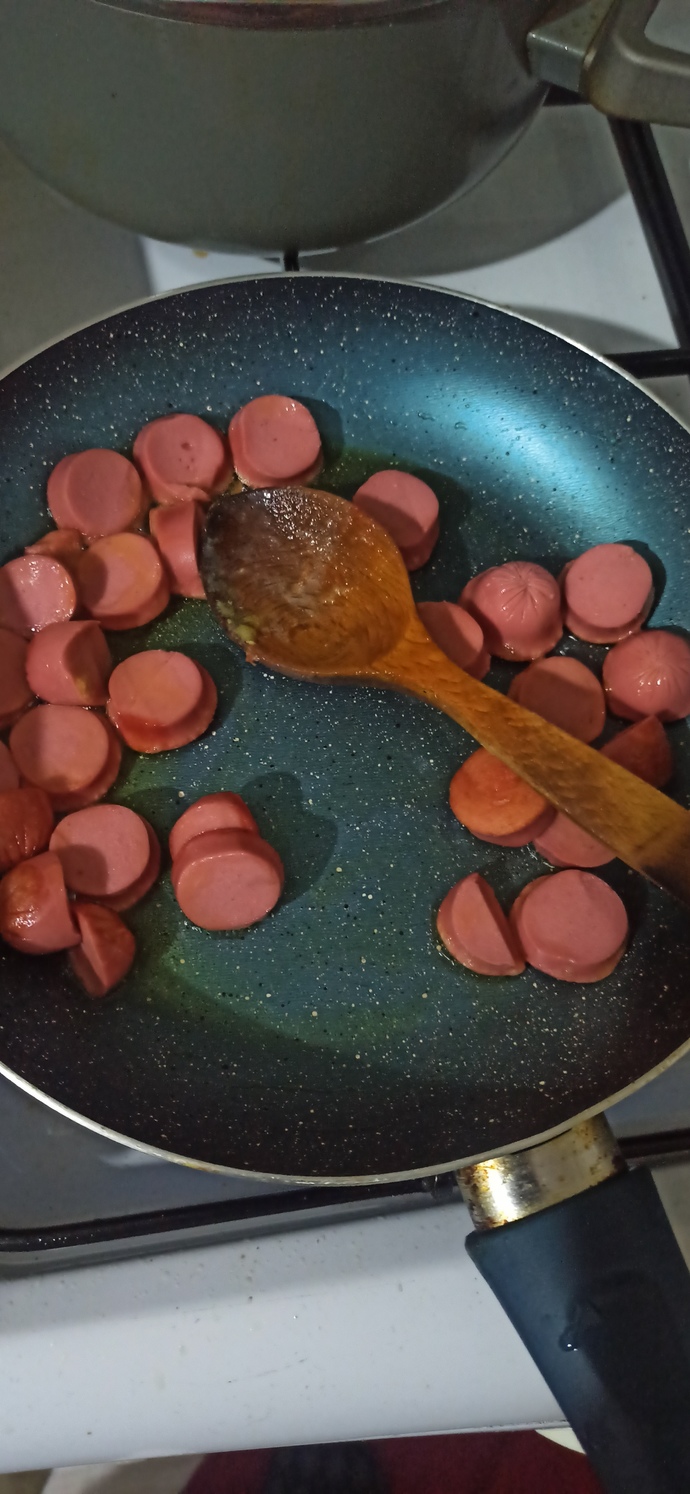 Kuru fasülye-pilav oluyor da, kuru fasulye-sosis olmaz mı?