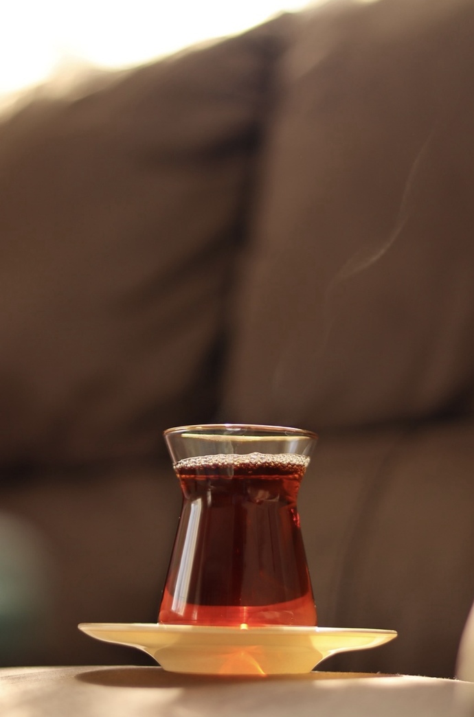 Çayı şekerli mi içersiniz şekersiz mi?