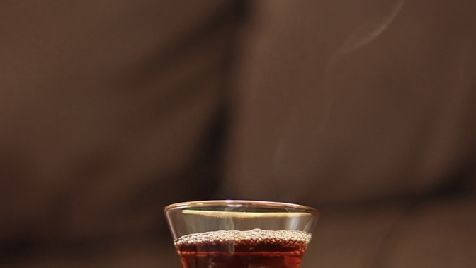 Çayı şekerli mi içersiniz şekersiz mi?