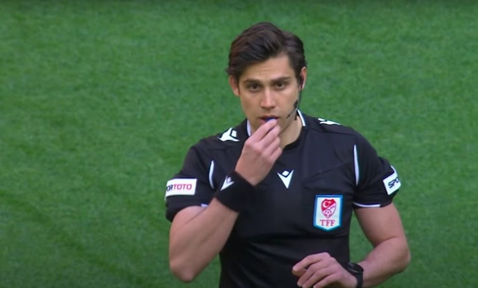 Hakeme aşık oldum normal mi?