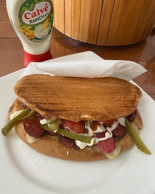 Tost arasına ketçap-mayonez sıkar mısınız?