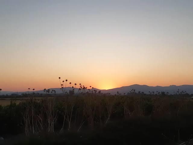 Cevizli sucuk kıvamında gündoğumu