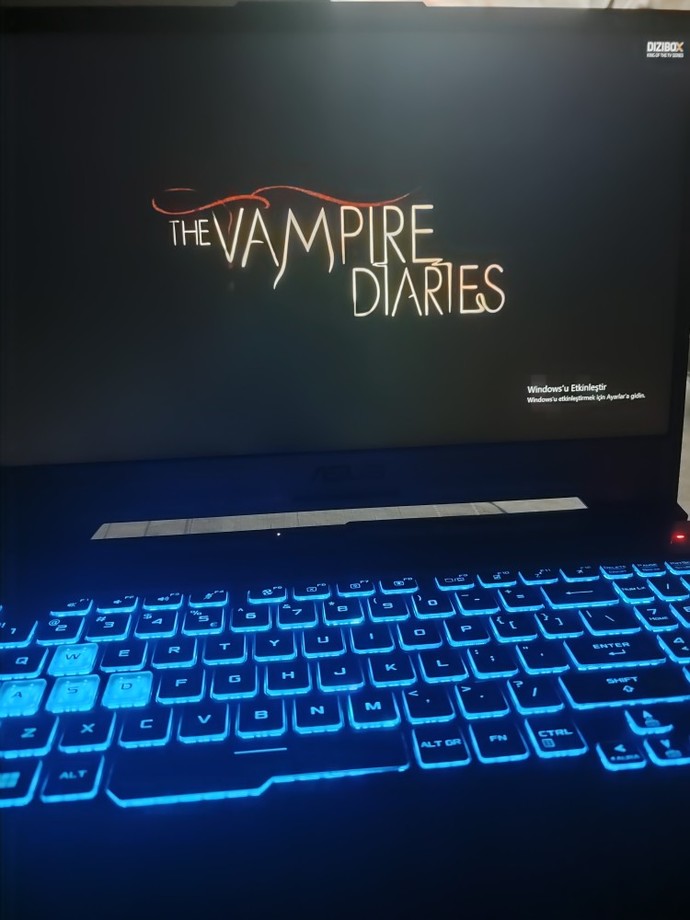 Anlık izlediğiniz bir film/dizi var mı?