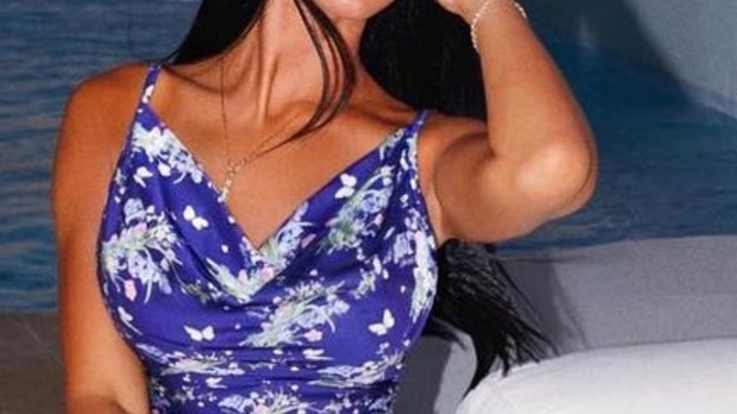 Bu kadın 40 yaşında ama çookkkk güzel değilmiii 😍?