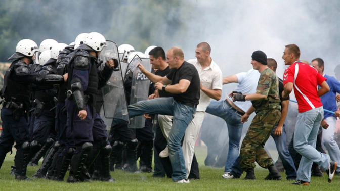 Fanatik olmak sizce de saçma değil mi?