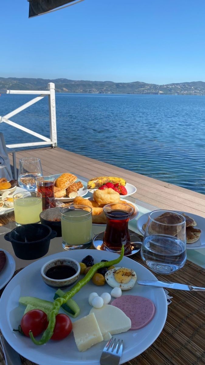 Hazır kahvaltıya oturmak keyifli mi?