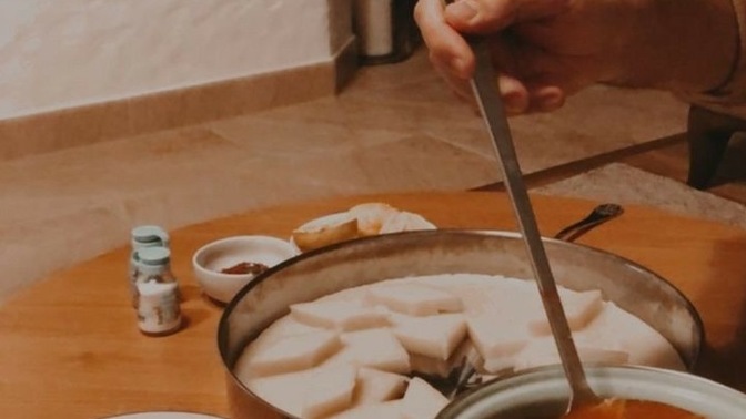 Tavuk çorbasını salçalı mı, salçasız mı seviyorsunuz?