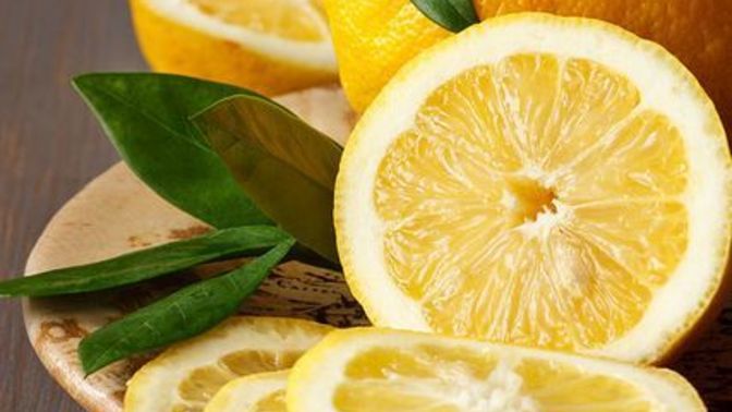 Salatalarda daha çok nar ekşisi mi yoksa limon mu tercih edersiniz?