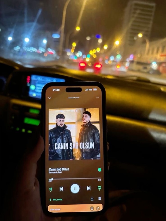 Arabada en çok hangi sanatçıyı dinlersin?