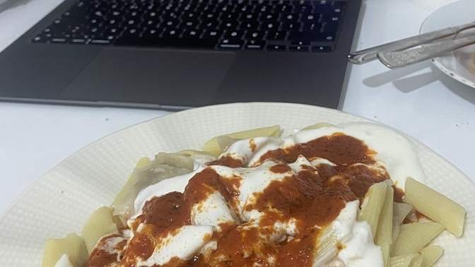Makarnalı mantı sever misin?