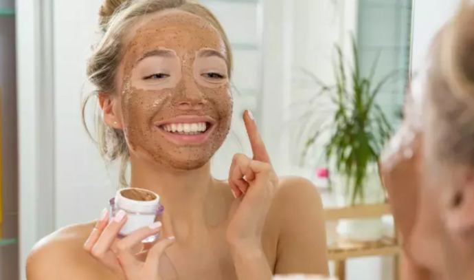 Evde nasıl doğal peeling yapıyorsun?
