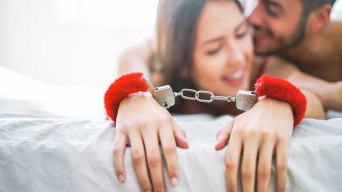 Cinsel oyuncaklar kullanmak sizce ayıplanacak bir şey mi?