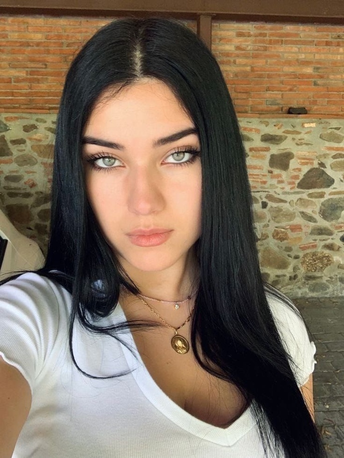 Tam şöyle bir kız sizi etkiler mi ve sizde ne çağrıştırır?