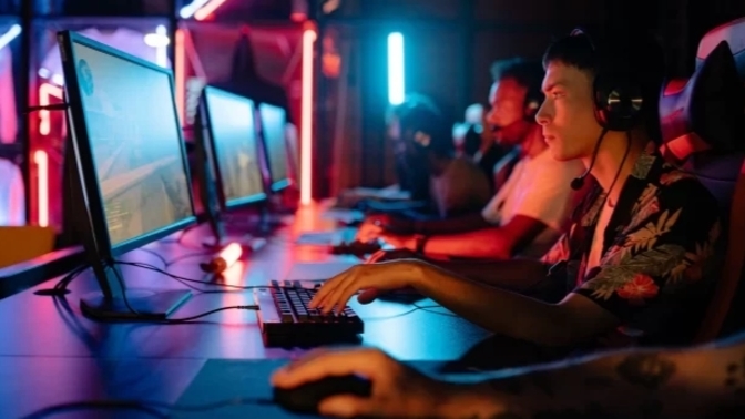 E-Sporu en az 6 yaşından itibaren yapabiliyor olduğunuzu biliyor muydunuz, "Elektronik Sporcu"/"Siberatlet"olmak ister misiniz🤸⛹️?