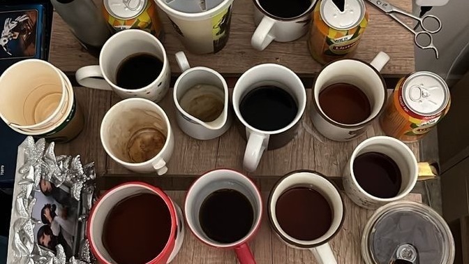 Gün içerisinde ne kadar çay/ kahve içiyorsunuz?