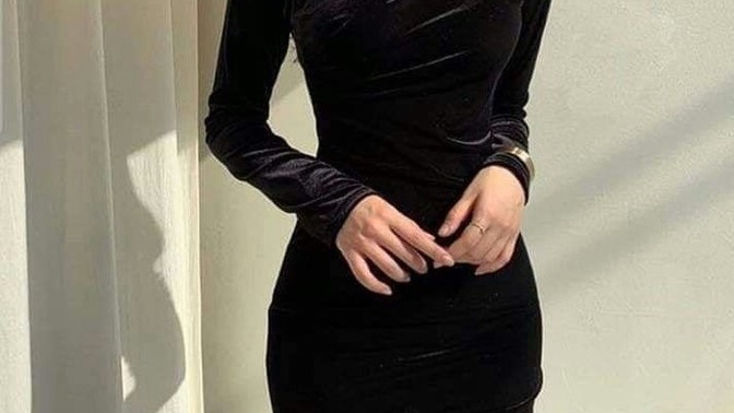 Kadife elbiseler şık mı yoksa demode mi?