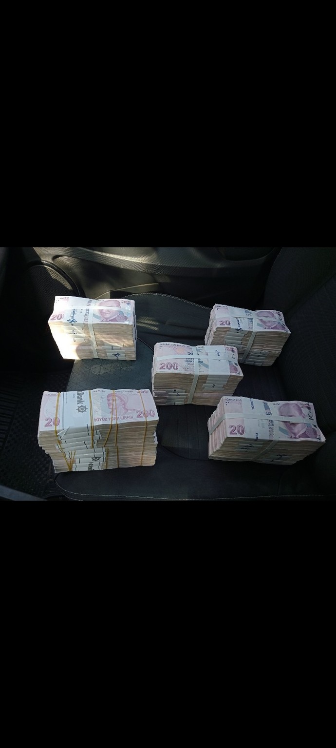 Para erkeği mi değiştirir yoksa kadını mı?
