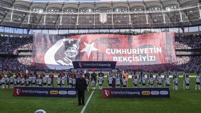 Kırmızı forma ve #CumhuriyetinBekçisiyiz pankartıyla maça çıkan Beşiktaş, Konyaspor'u 2-0 mağlup etti. Maçı nasıl buldunuz?