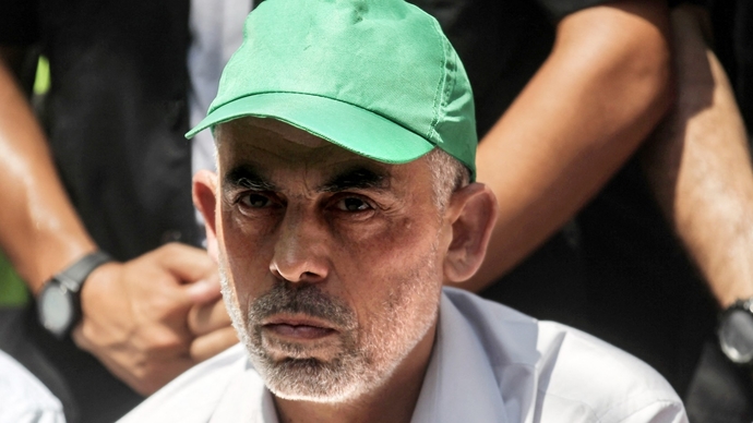 Haluk Tatar denen kişi Hamas lideri Yahya Siwar için terörist dedi acaba onun ayağındaki toz olabilir mi?