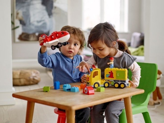 Çocuğa çok fazla oyuncak almak zararlı mıdır?
