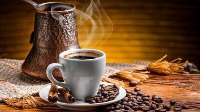 Türk kahvesini kendi rızası ile severek içen var mı?