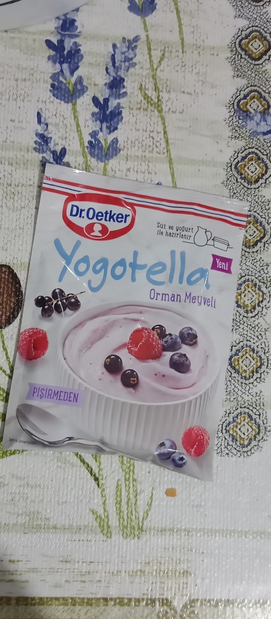 Gece gece size meyveli yoğurt yapsam yer miydiniz?
