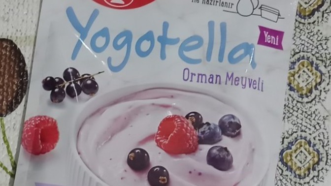 Gece gece size meyveli yoğurt yapsam yer miydiniz?